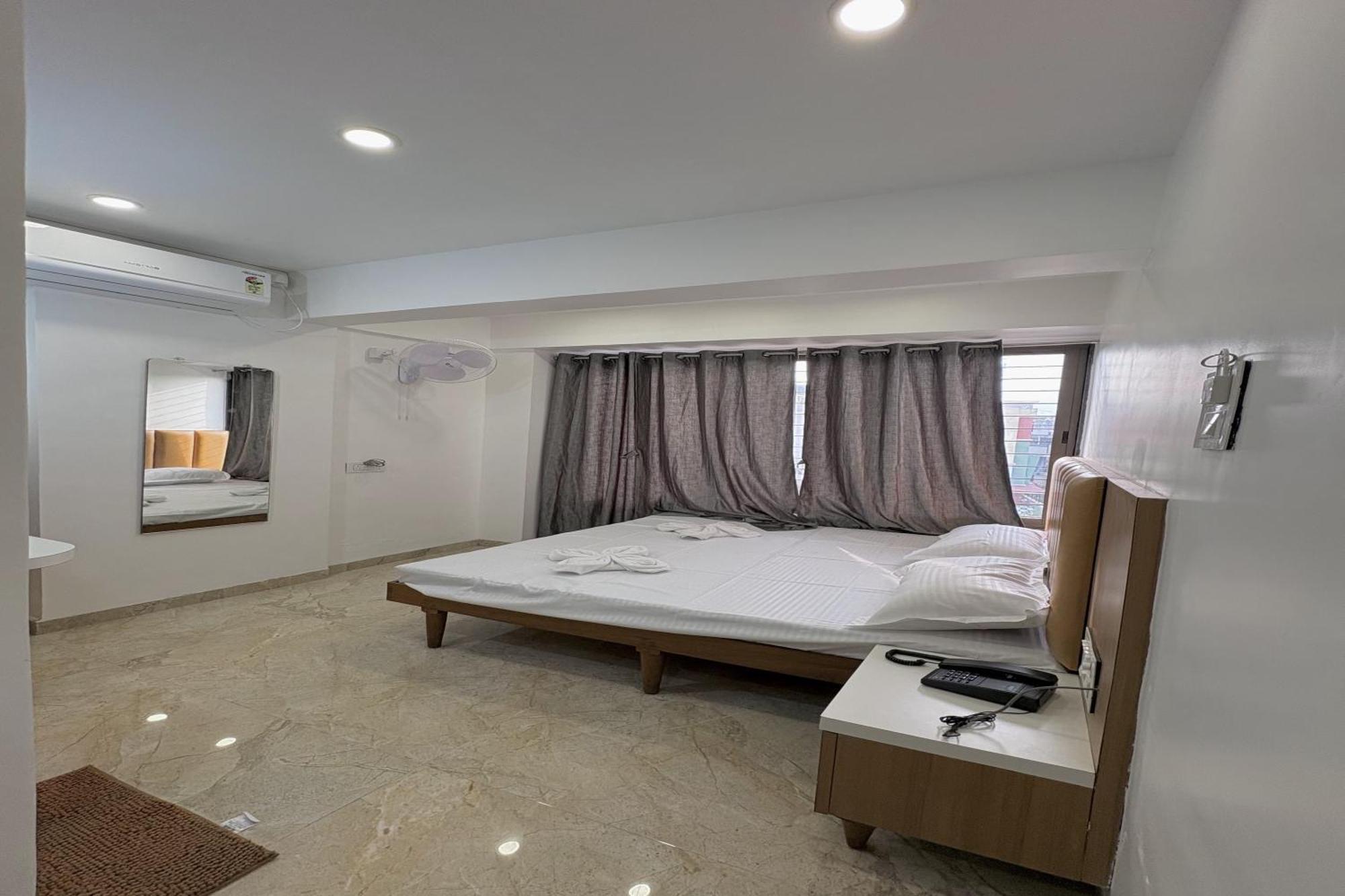 Hotel Ruchi Executive Satara Exteriér fotografie